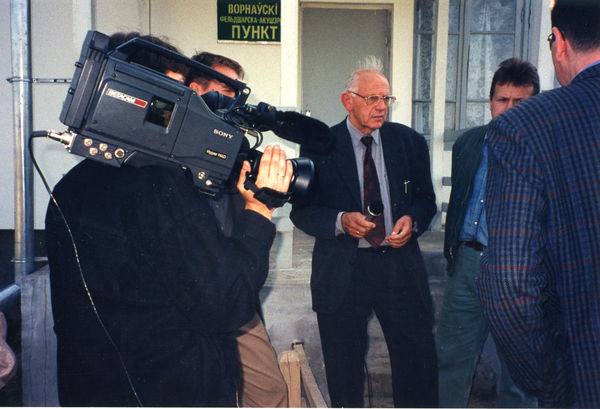 chernobyl-1998-Opening-Poliklinik-R-Neth-sponsored-by-W-Gastreich