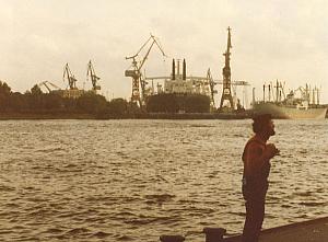 Hamburg-1975-pictures-from-Alster-shipping